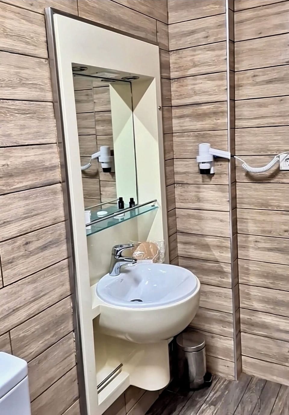 Classic Double Room, Balcony | Bathroom | Combined shower/tub, hair dryer, towels, soap