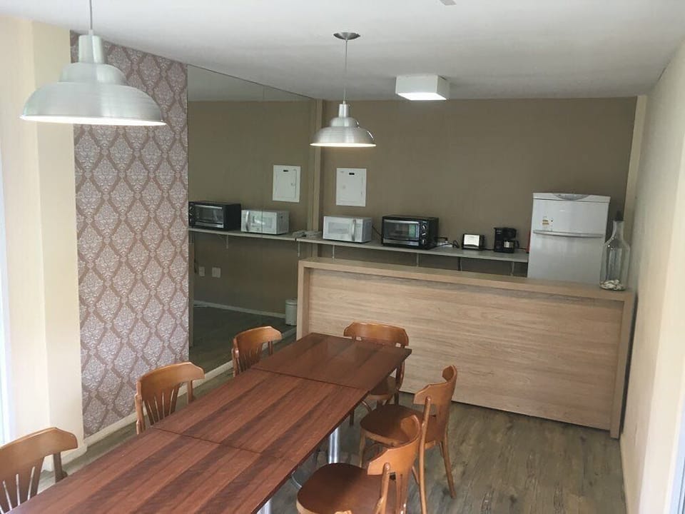 Comfort Apartment | Dining