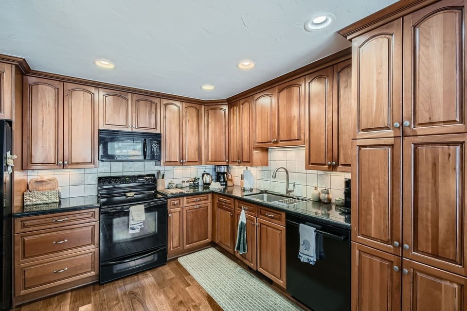 Condo, 2 Bedrooms | Private kitchen | Coffee/tea maker, fridge, oven, toaster