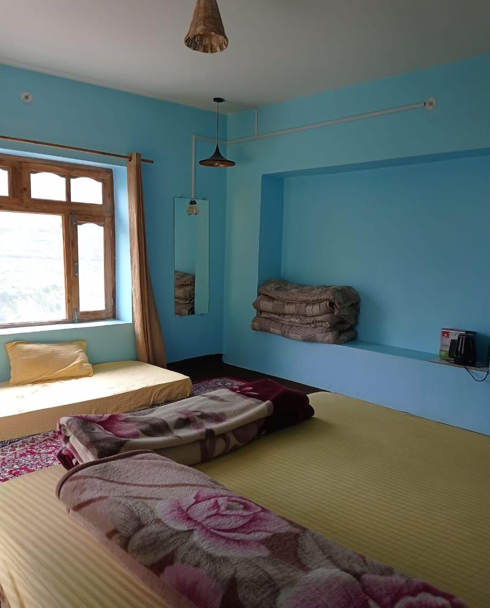 Family Room, Balcony, Mountain View