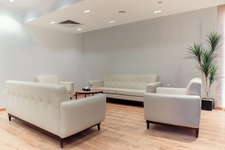 Couples treatment rooms, sauna, steam room, hot stone massages