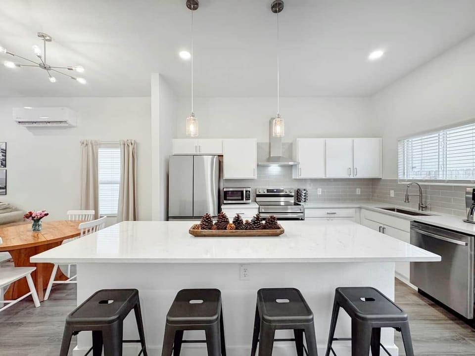 “Loved that the kitchen had everything that was needed!” 
-Wendy 