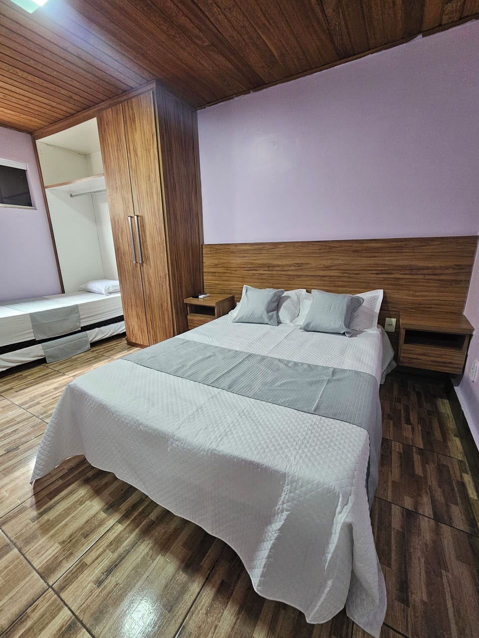Family Quadruple Room | Laptop workspace, free WiFi