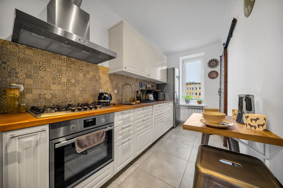 Fully equipped kitchen | Book Now with RENTUJEMY.COM