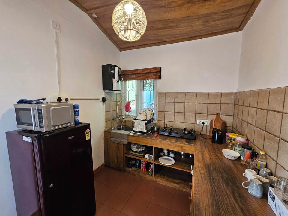 Villa, Mountain View | Private kitchen | Fridge, microwave, oven, stovetop