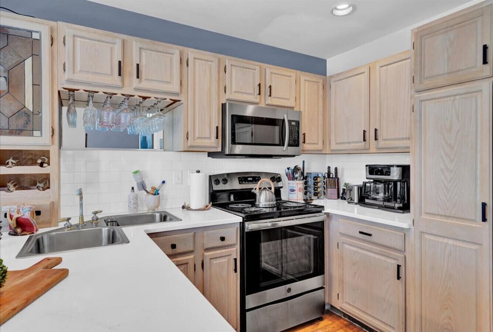 Enjoy the freedom of cooking in our modern, fully equipped kitchen.