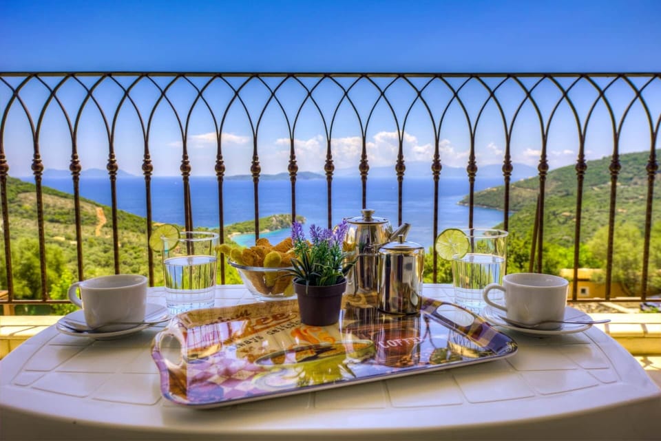 Balcony sea view with breakfast