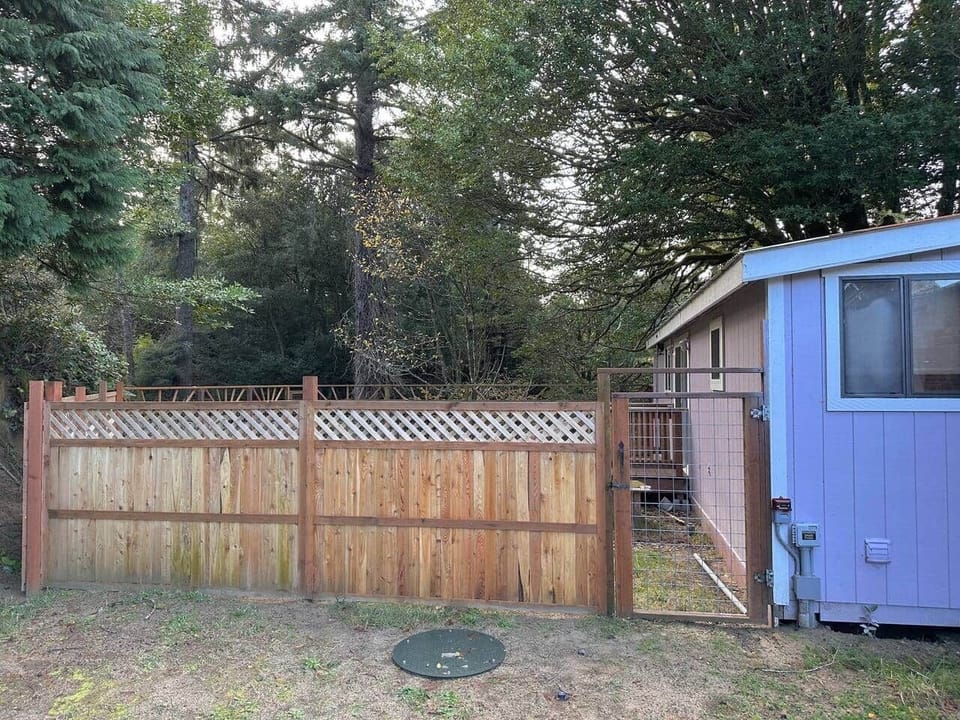 Fully fenced pet area