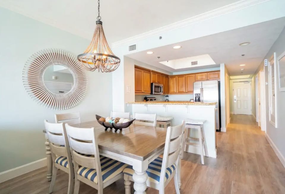 Seawind 1407, Gulf Shores, Alabama Sleeps 8. Managed by Island Rentals