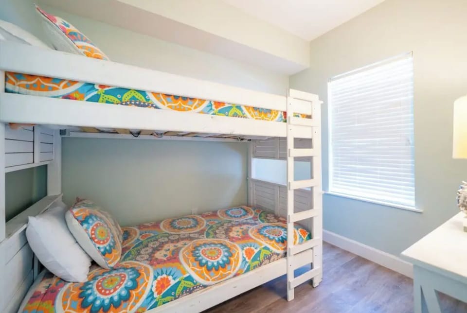 Seawind 1407, Gulf Shores, Alabama. Third bedroom. Sleeps 8. Managed by Island Rentals