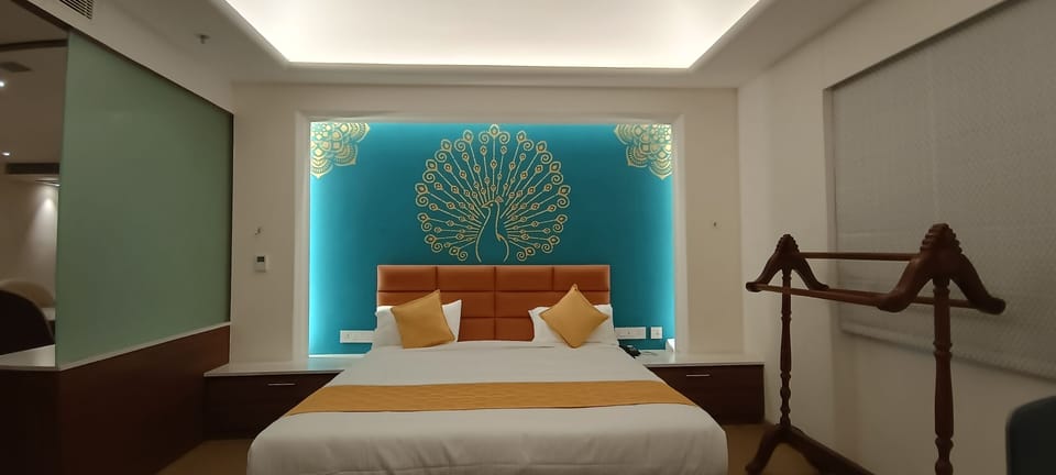 Luxury Double Room | In-room safe, laptop workspace, blackout drapes, iron/ironing board