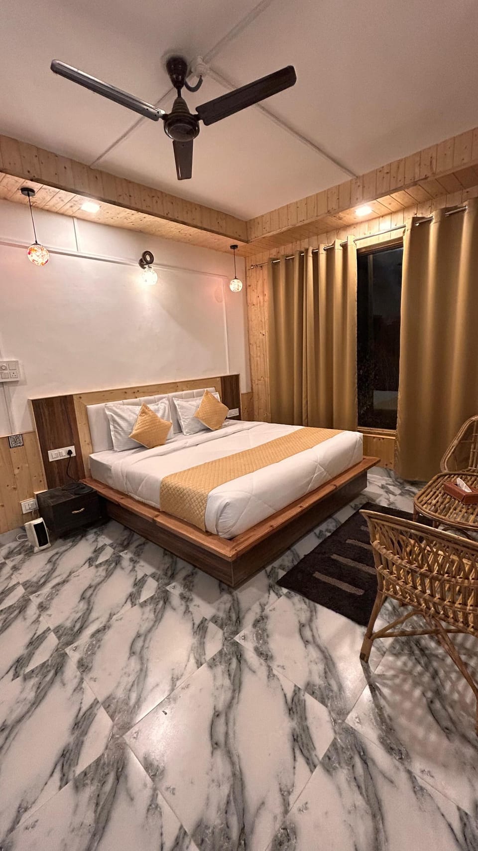 Deluxe Single Room | Blackout drapes, WiFi (free)