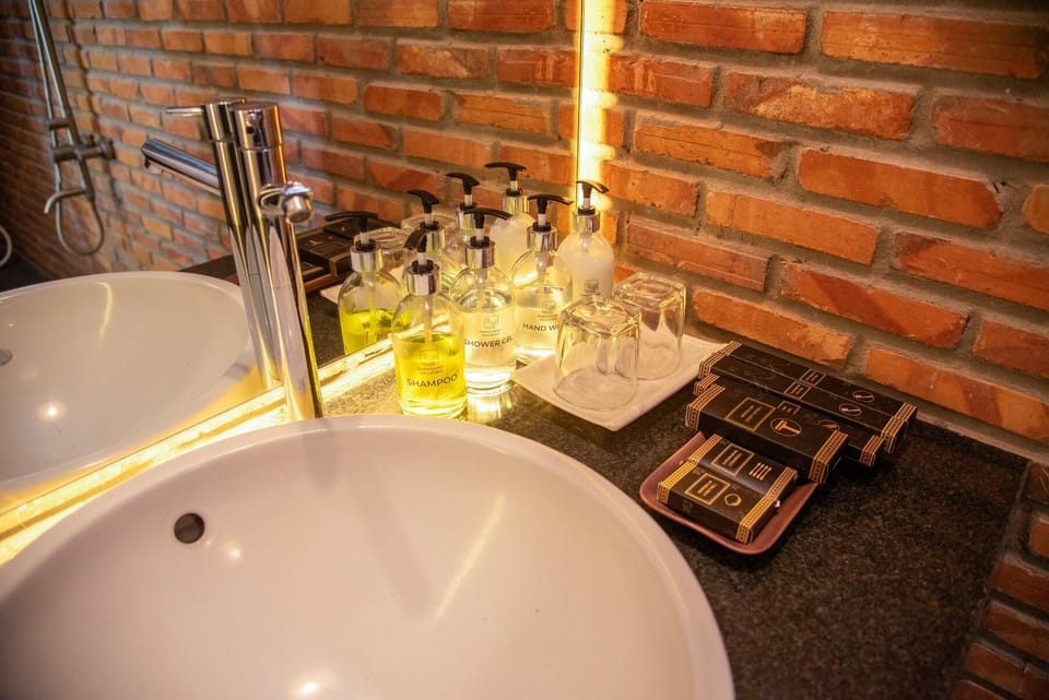 Shower, hair dryer, bathrobes, slippers