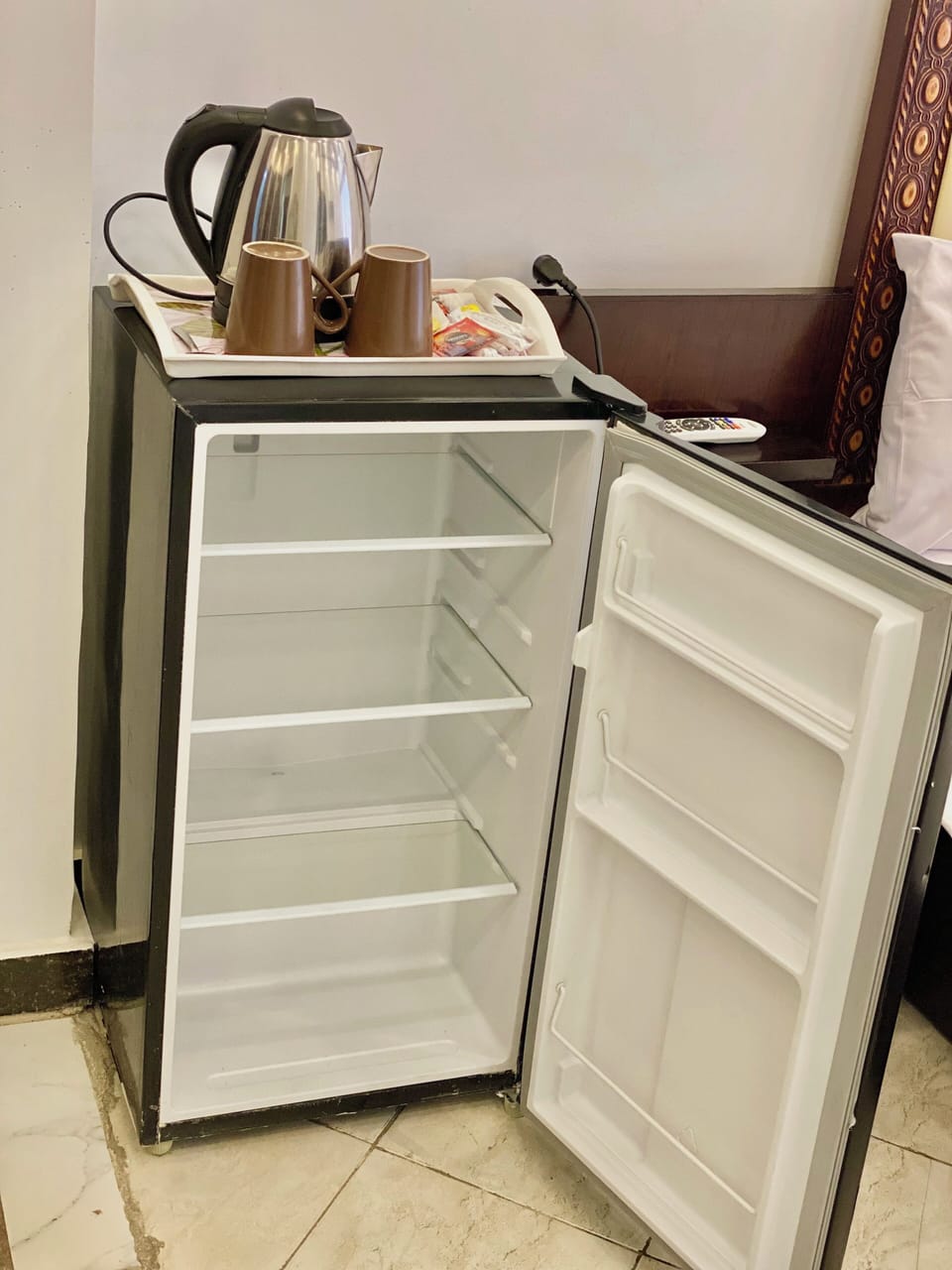 Hypo-allergenic bedding, minibar, individually decorated