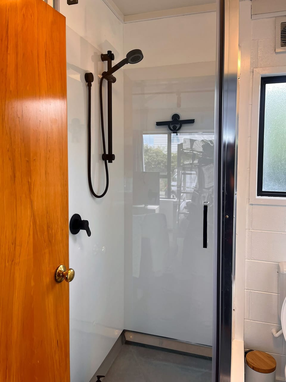 Bathroom 2 (downstairs)