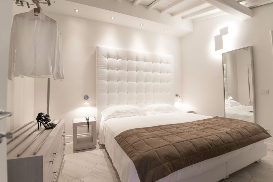 Suite | Down comforters, in-room safe, desk, blackout drapes