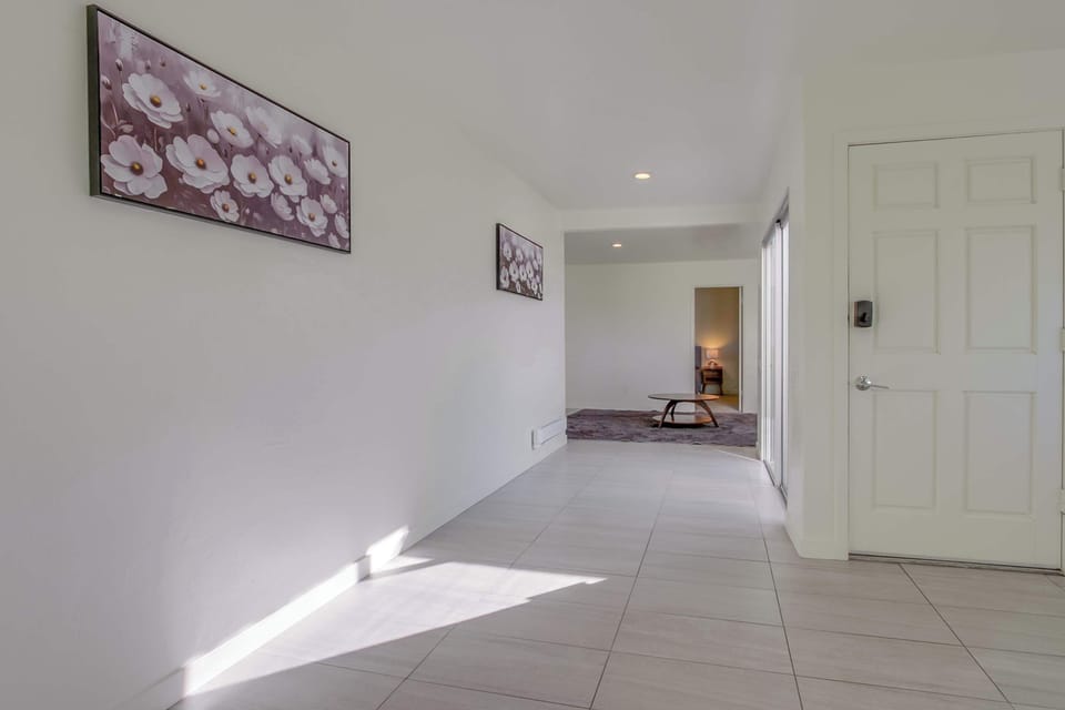 Hall leading to the den and bedrooms