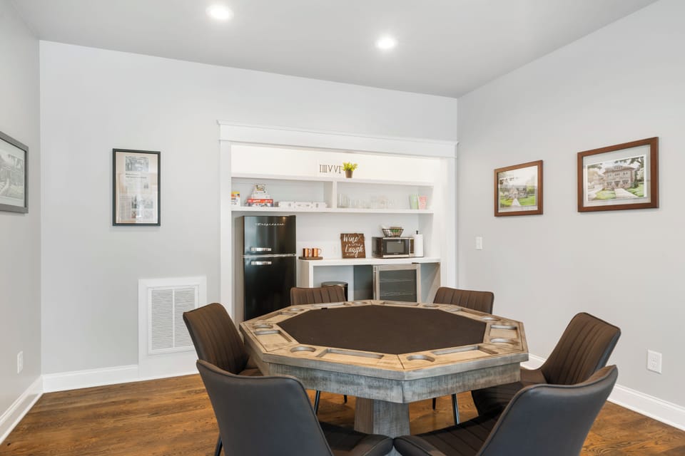 Poker Table