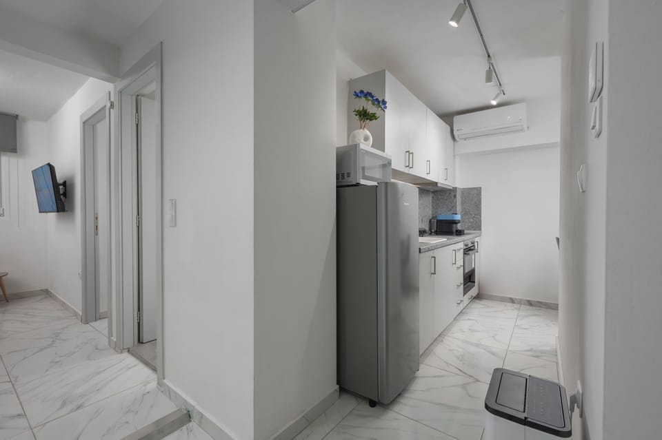 Living / Kitchen View01