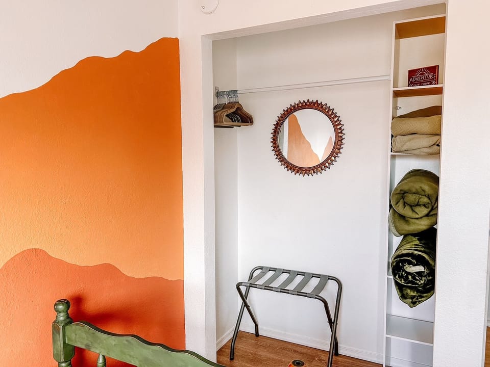 2 Twin Bedroom