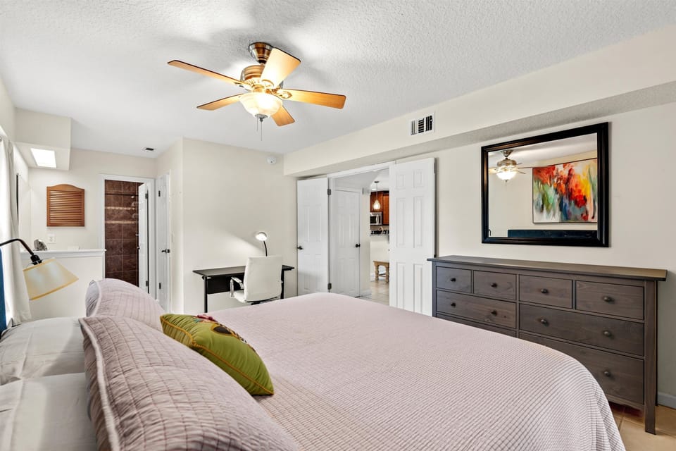 King Bedroom with work desk area