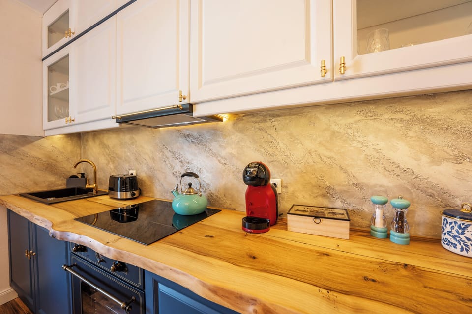 Luxury Apartment, Patio, City View | Private kitchen | Electric kettle, toaster