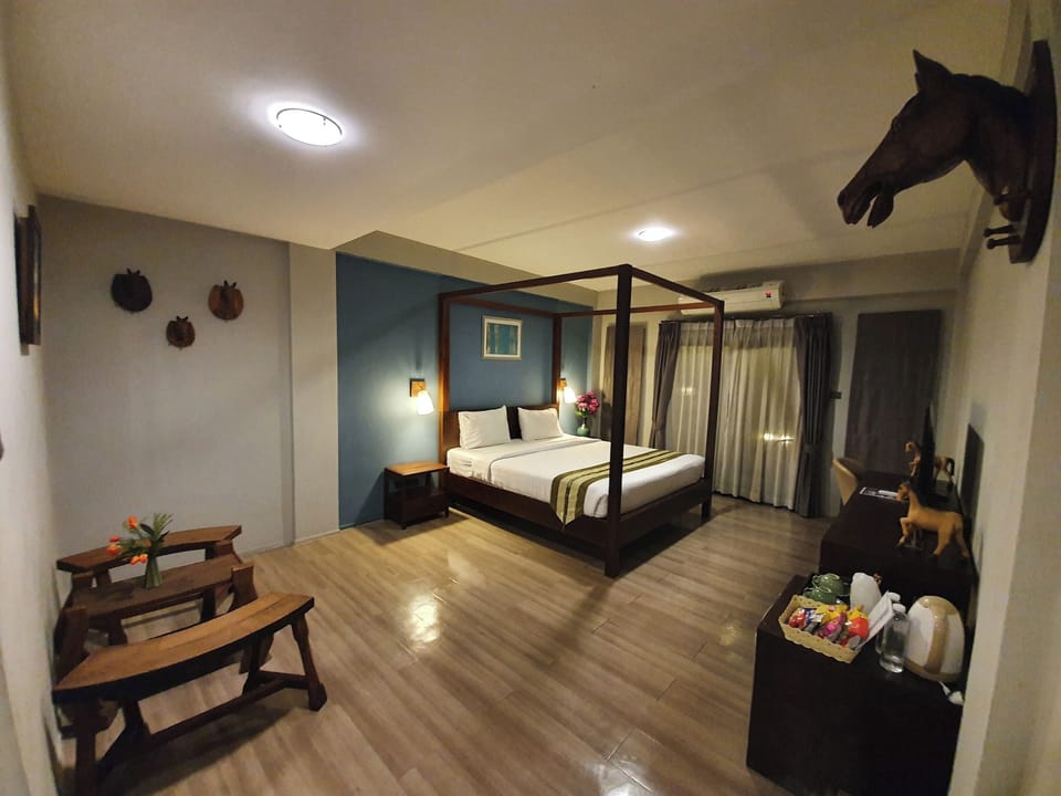 Deluxe Double Room | Blackout drapes, iron/ironing board (on request), WiFi (free)