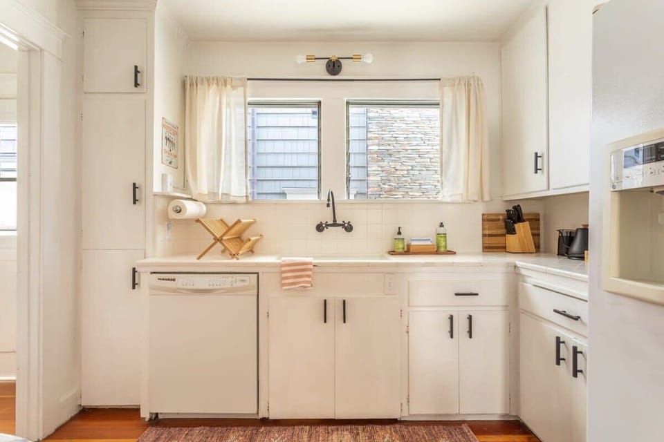 Cook with ease in our modern and well-equipped kitchen.