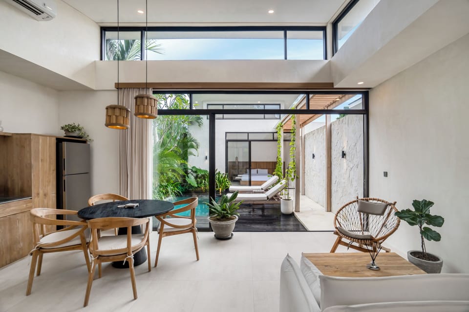 Deluxe Villa, 1 King Bed, Private Pool, Pool View | Living area