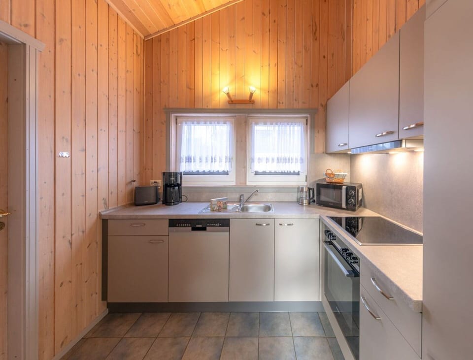 House | Private kitchen | Highchair