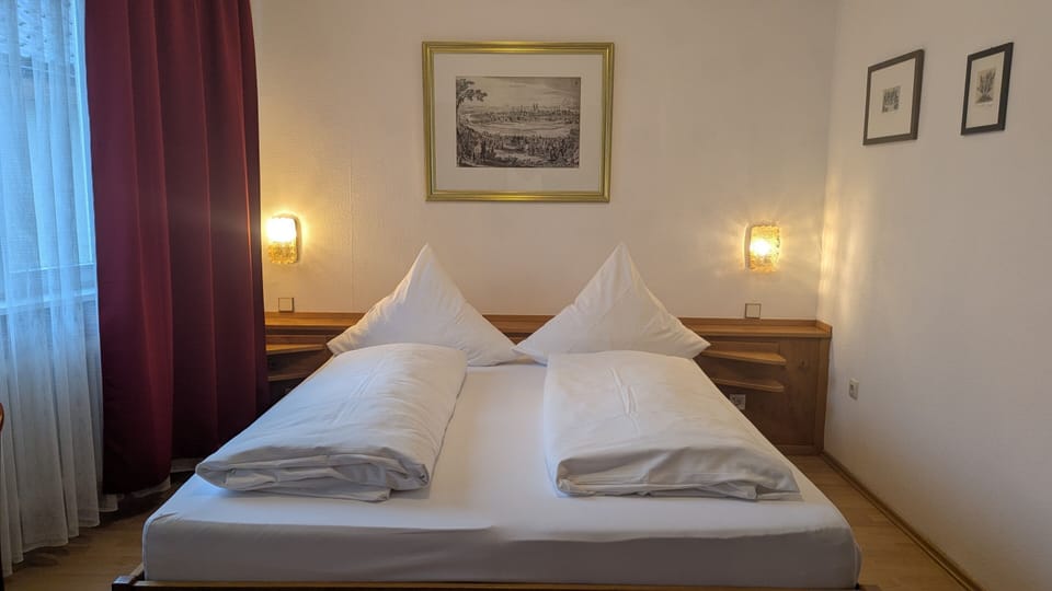 Traditional Double Room, Private Bathroom | Free WiFi