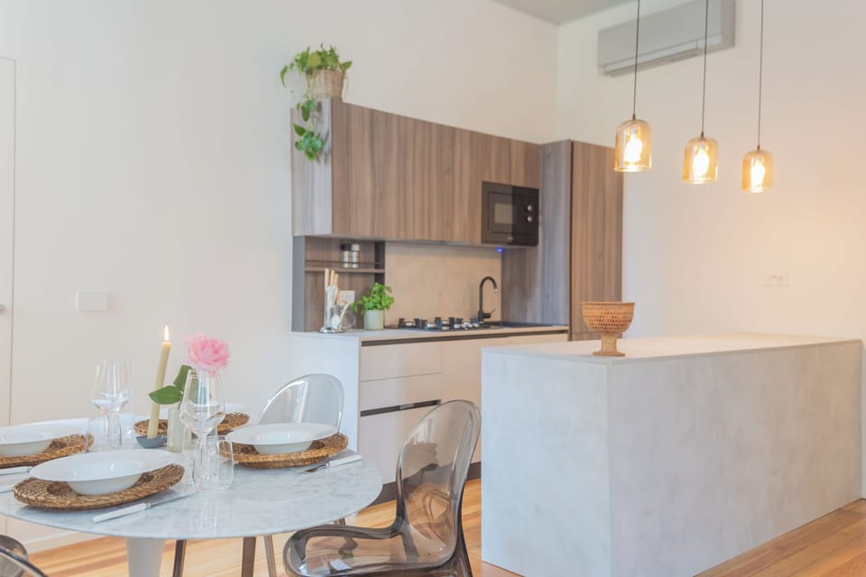 Apartment (2 Bedrooms) | Private kitchenette | Microwave, oven, espresso maker, electric kettle