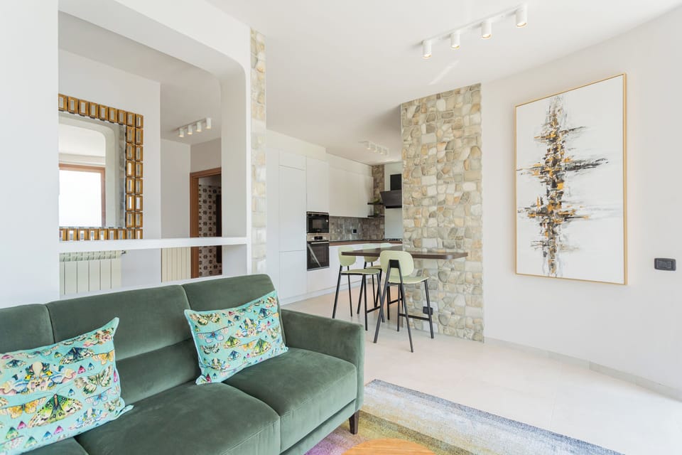 Villa (4 Bedrooms) | Living area | 32-inch TV with cable channels