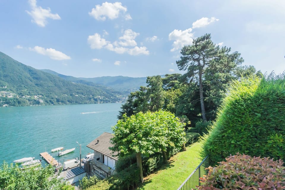 Studio (0 Bedroom) | Lake view