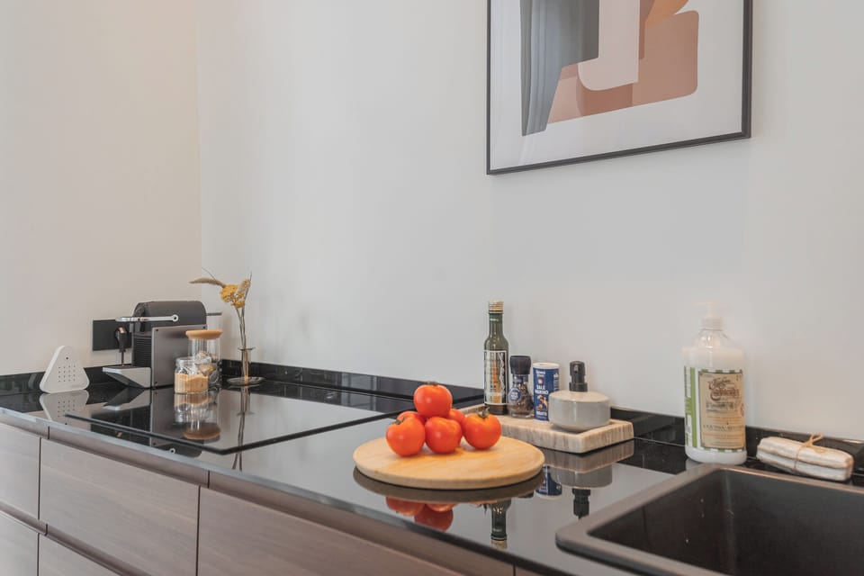 Apartment (0 Bedroom) | Private kitchenette | Microwave, espresso maker, electric kettle, highchair