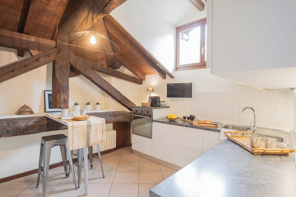 Apartment (2 Bedrooms) | Private kitchenette | Microwave, oven, espresso maker, electric kettle