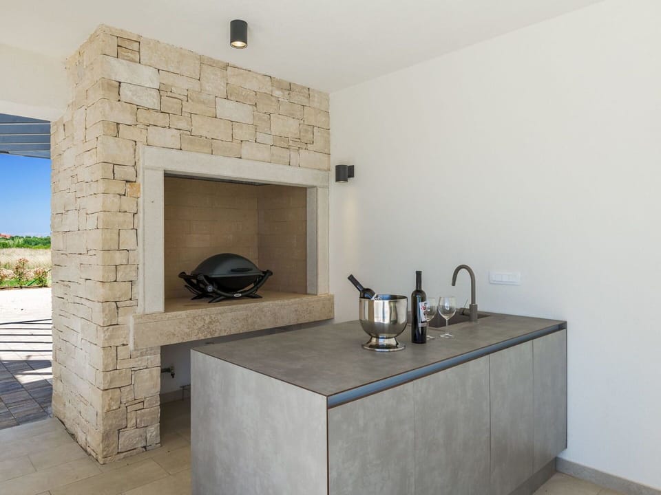 Wall, Flooring, Interior Design, Floor, Furniture, Kitchen, Tile, Room, Ceiling, Countertop