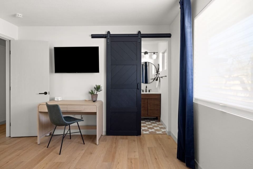 Cholla Suite has an ensuite bathroom and flexible space for work or vanity.