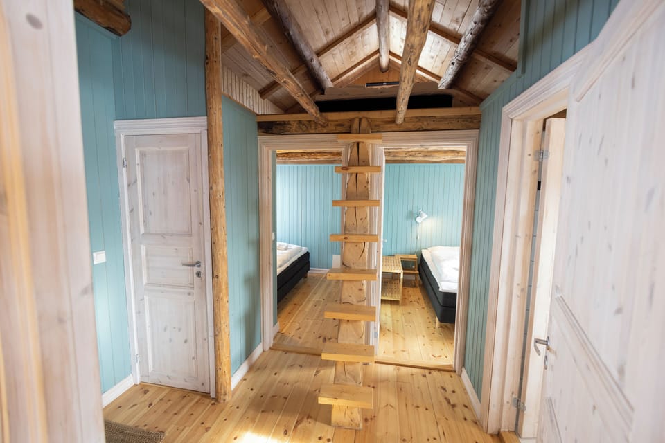 Superior Cabin, 3 Bedrooms, Harbor View, Oceanfront | Free WiFi