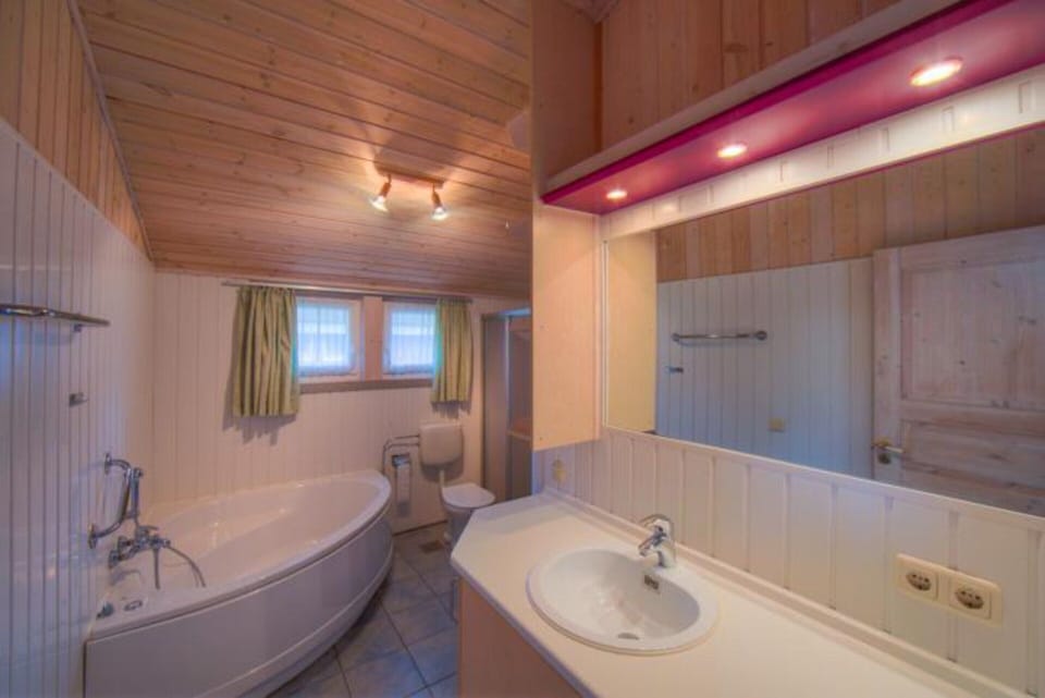 Ferienhaus mit Sauna im Ferienpark Mirow House in Mecklenburgische Seenplatte