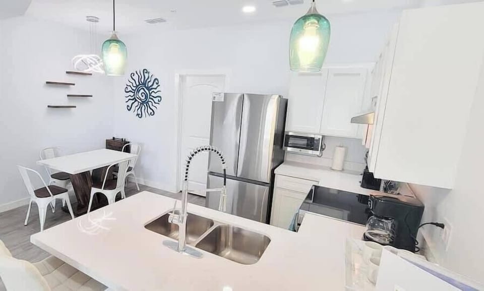 Apartment, 3 Bedrooms | Private kitchen | Coffee/tea maker, fridge, oven, toaster