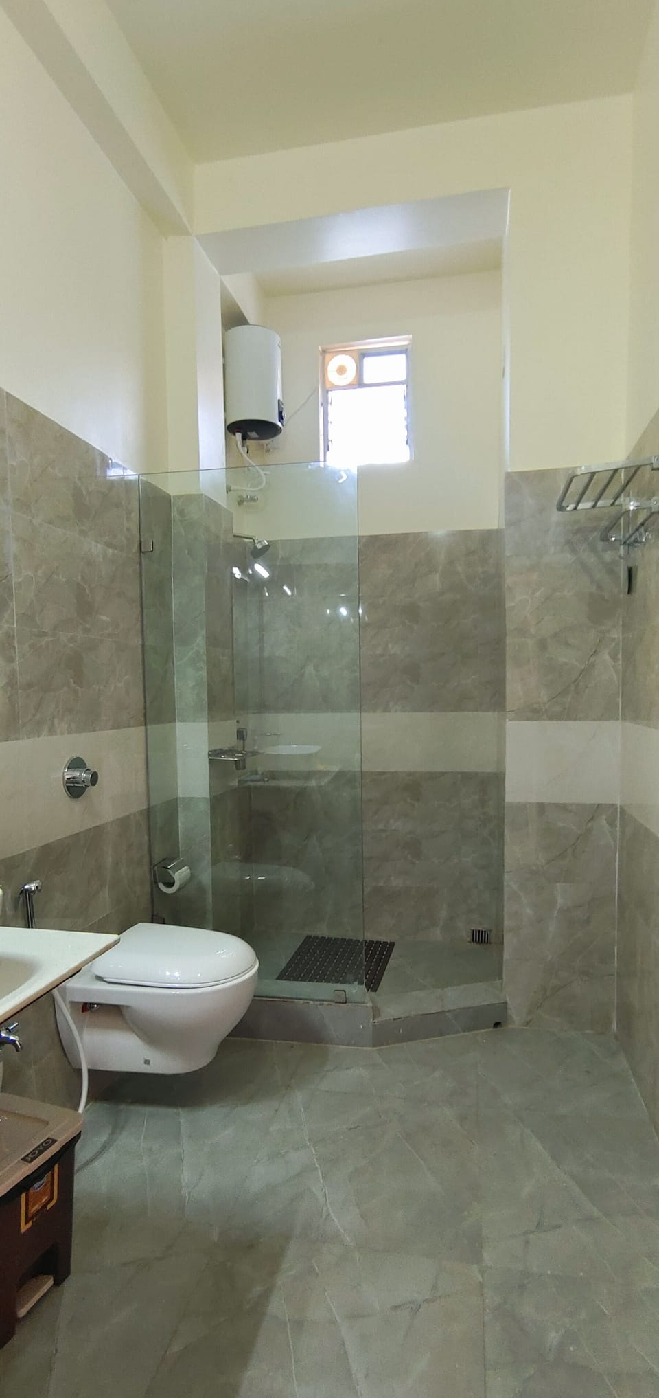 Deluxe Triple Room, Balcony, Garden View | Bathroom | Slippers