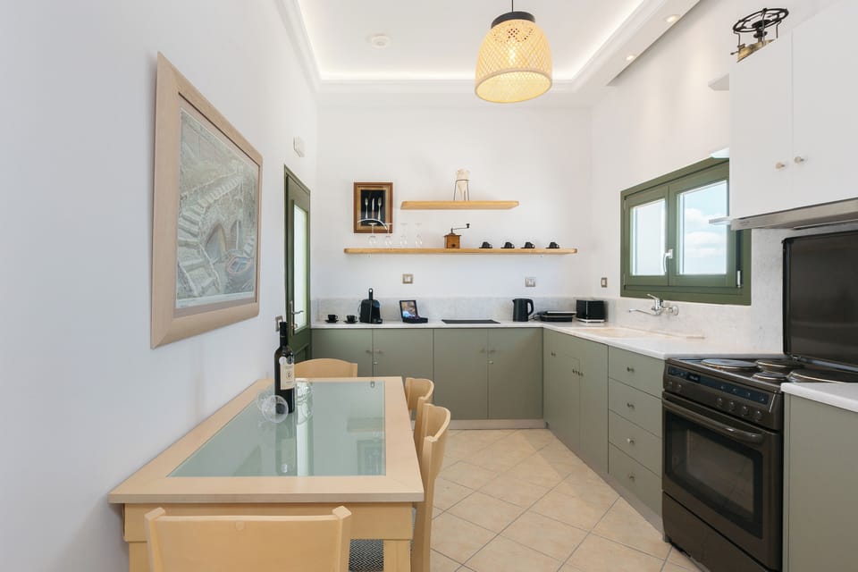 Ocean Caldera View Villa By Dalmyra Estate | Private kitchen | Electric kettle