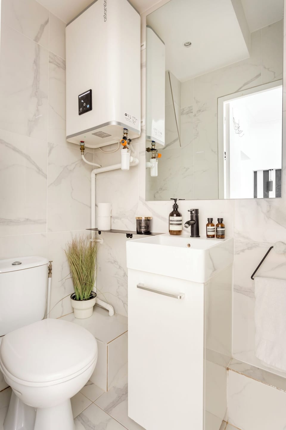 Studio, Courtyard View | Bathroom
