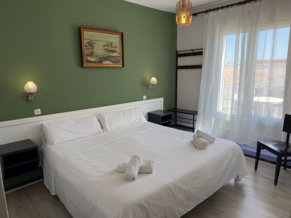 Economy Double Room, Balcony | Desk, free WiFi, bed sheets