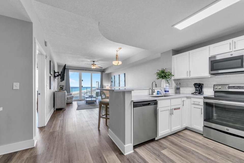 Condo, Multiple Beds (Calypso 3-1107) | Private kitchen | Oven, toaster