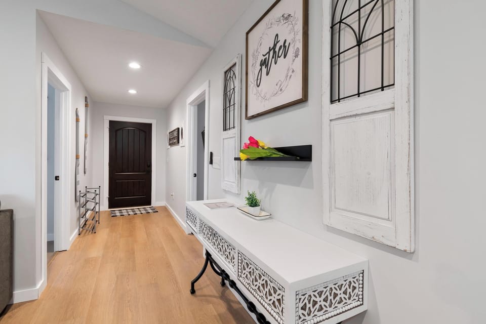 Hallway coming in from front door