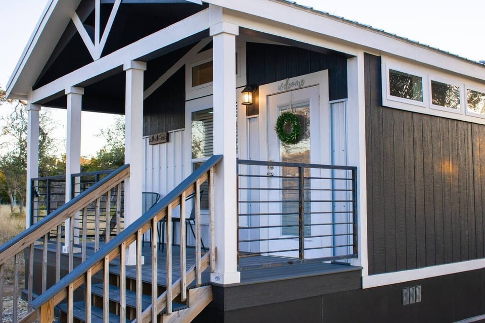 Porch vibes.