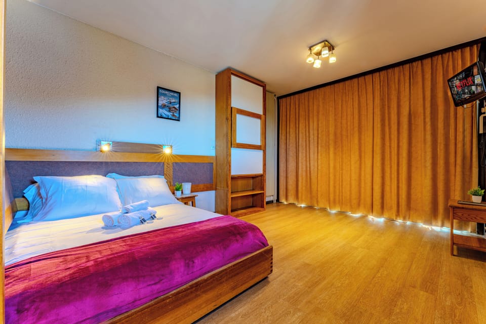 Iron/ironing board (on request), cribs (free), WiFi (free), bed sheets