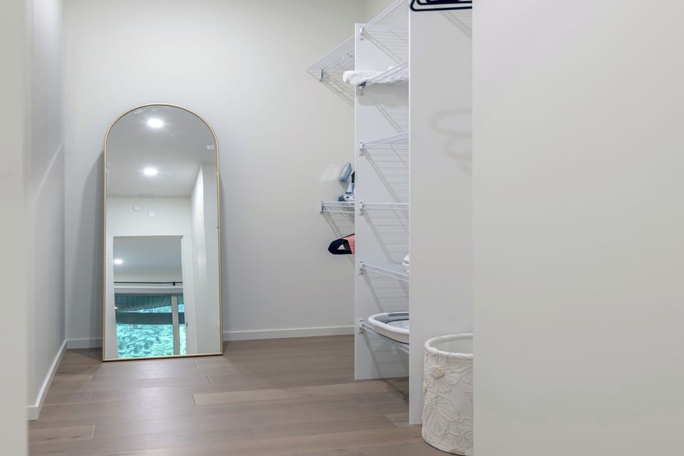 Master Bedroom Closet 